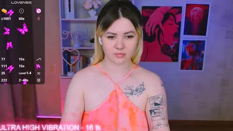 Snapshot of cutie_mili chatting on 02.07.25 mili online show from 02.07.25