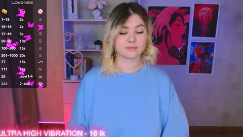 Snapshot of cutie_mili chatting on 02.08.25 mili online show from 02.08.25