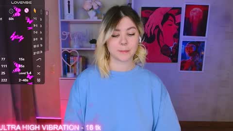 Snapshot of cutie_mili chatting on 02.08.25 mili online show from 02.08.25