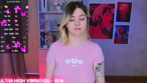 Snapshot of cutie_mili chatting on 02.10.25 mili online show from 02.10.25