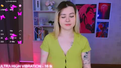 Snapshot of cutie_mili chatting on 02.12.25 mili online show from 02.12.25