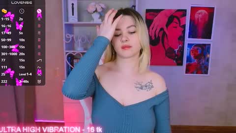 Snapshot of cutie_mili chatting on 02.15.25 mili online show from 02.15.25