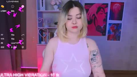 Snapshot of cutie_mili chatting on 02.17.25 mili online show from 02.17.25