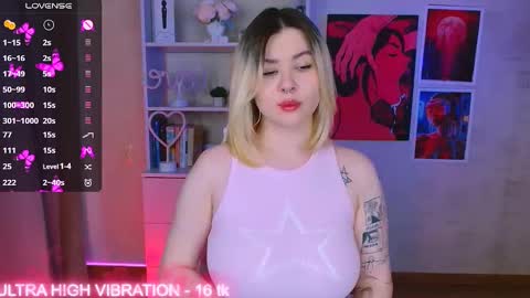 Snapshot of cutie_mili chatting on 02.17.25 mili online show from 02.17.25