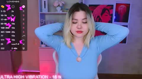 Snapshot of cutie_mili chatting on 02.19.25 mili online show from 02.19.25