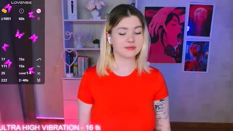 Snapshot of cutie_mili chatting on 02.20.25 mili online show from 02.20.25