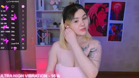 Snapshot of cutie_mili chatting on 02.24.25 mili online show from 02.24.25