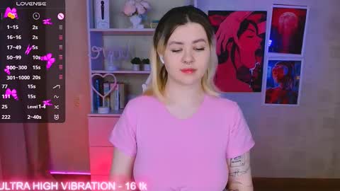 Snapshot of cutie_mili chatting on 02.26.25 mili online show from 02.26.25