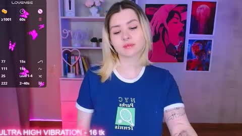 Snapshot of cutie_mili chatting on 02.28.25 mili online show from 02.28.25