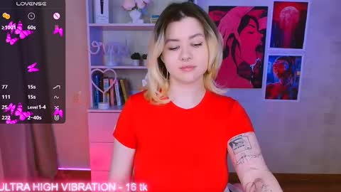 Snapshot of cutie_mili chatting on 03.01.25 mili online show from 03.01.25