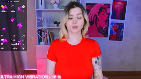 Snapshot of cutie_mili chatting on 03.01.25 mili online show from 03.01.25