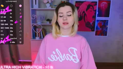 Snapshot of cutie_mili chatting on 03.05.25 mili online show from 03.05.25