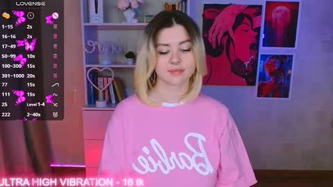 Snapshot of cutie_mili chatting on 03.05.25 mili online show from 03.05.25