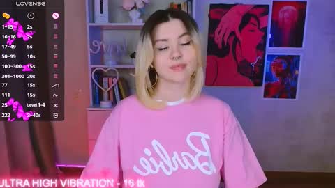 Snapshot of cutie_mili chatting on 03.05.25 mili online show from 03.05.25