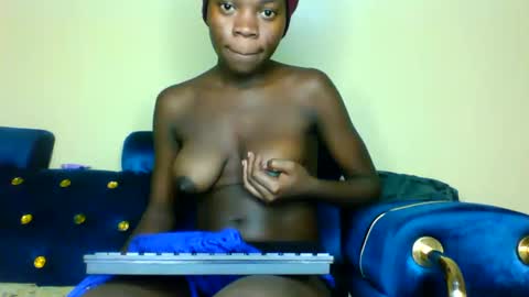 Snapshot of cutie_plush chatting on 03.26.26 cutieplush online show from 03.26.26