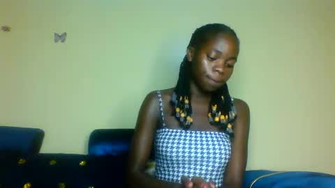 Snapshot of cutie_plush chatting on 04.15.26 cutieplush online show from 04.15.26