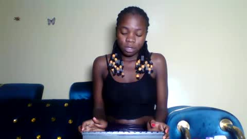 Snapshot of cutie_plush chatting on 04.22.26 cutieplush online show from 04.22.26
