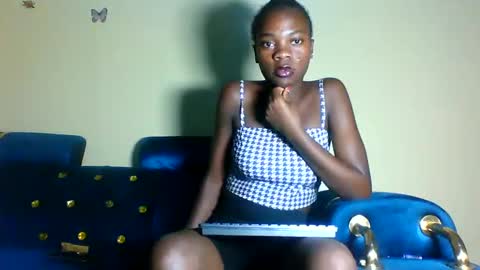 Snapshot of cutie_plush chatting on 04.29.26 cutieplush online show from 04.29.26