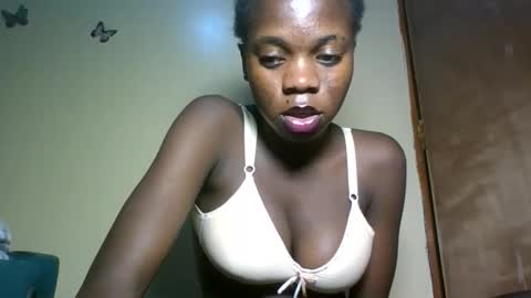 Snapshot of cutie_plush chatting on 05.16.26 cutieplush online show from 05.16.26