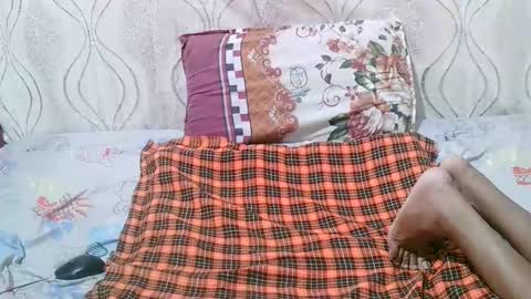 Snapshot of cutie_sally chatting on 10.31.25 cutie_sally online show from 10.31.25