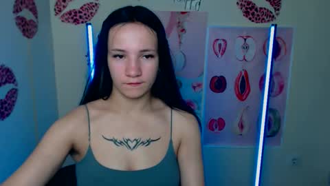 Snapshot of cutielady_ chatting on 10.03.25 Emma online show from 10.03.25