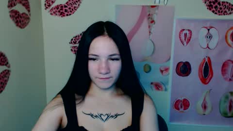 Snapshot of cutielady_ chatting on 10.17.25 Emma online show from 10.17.25