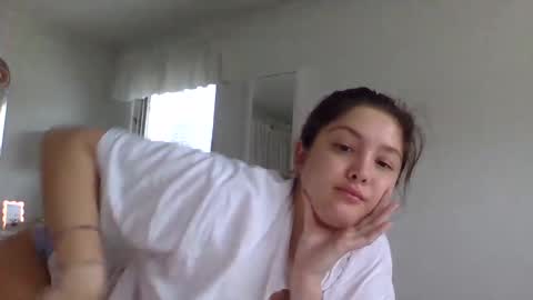 Snapshot of cutieoggg420 chatting on 12.11.24 Cutieoggg420 online show from 12.11.24