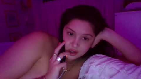 Snapshot of cutieoggg420 chatting on 12.24.24 Cutieoggg420 online show from 12.24.24