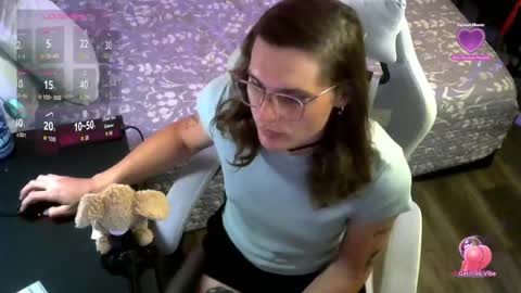Snapshot of cutiepiescarlett chatting on 05.12.26 cutiepiescarlett online show from 05.12.26