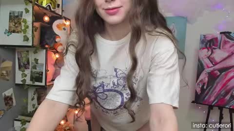 Rori  Instagram cutierori  online show from 03.05.25