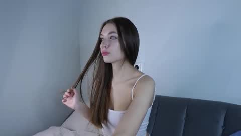 Vivienne online show from 11.08.25