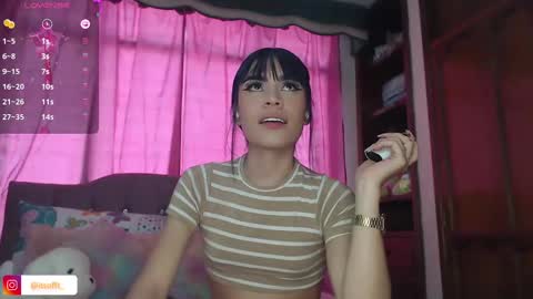 Snapshot of cuttebabe_ chatting on 01.17.25 Sophia online show from 01.17.25