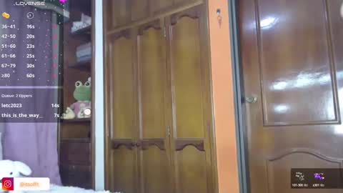 Snapshot of cuttebabe_ chatting on 01.19.25 Sophia online show from 01.19.25