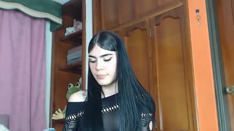 Snapshot of cuttebabe_ chatting on 03.07.25 Sophia online show from 03.07.25