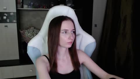 Snapshot of cutti_crystal chatting on 10.29.25 Cutti Crystal online show from 10.29.25