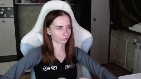 Snapshot of cutti_crystal chatting on 11.04.25 Cutti Crystal online show from 11.04.25