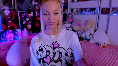 Nora online show from 03.10.25