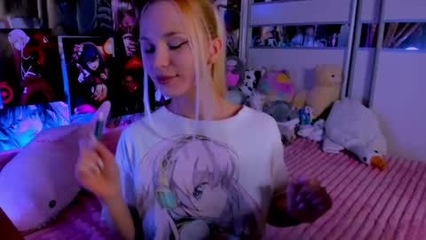 Snapshot of cuttie_ponyy chatting on 04.30.26 Nora online show from 04.30.26