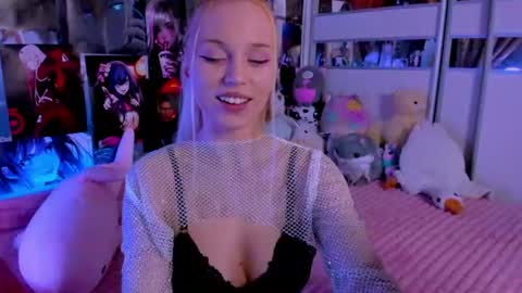 Snapshot of cuttie_ponyy chatting on 07.12.26 Nora online show from 07.12.26