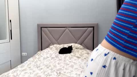 Snapshot of cwenecollins chatting on 02.25.26 Akemi online show from 02.25.26