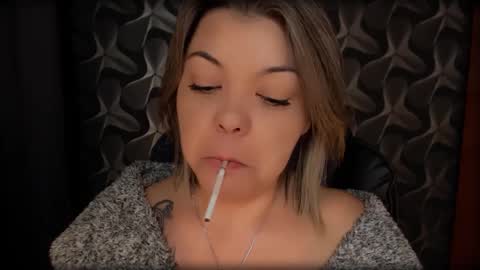 Snapshot of cyberdomme chatting on 12.27.24 Full time mean bitch. online show from 12.27.24