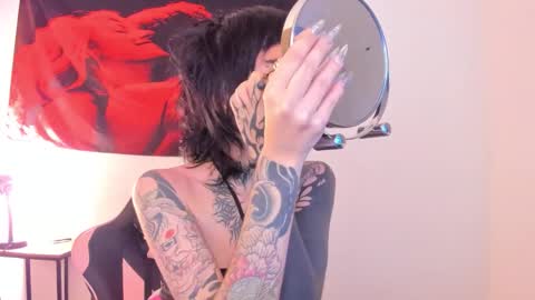 cel I am independent Help me reach 200 thumbs up uwu online show from 03.20.26