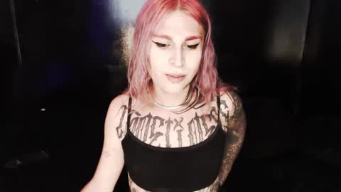 Snapshot of cybertrouble_ chatting on 10.03.25 Nikki online show from 10.03.25