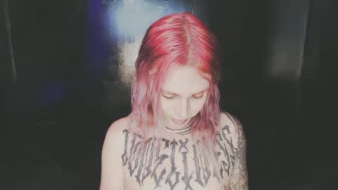 Snapshot of cybertrouble_ chatting on 10.11.25 Nikki online show from 10.11.25