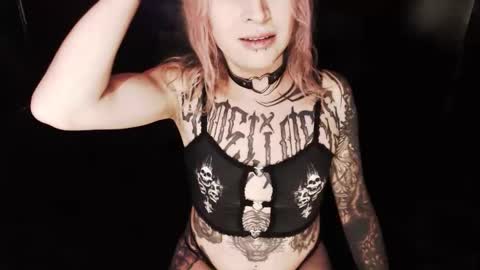 Snapshot of cybertrouble_ chatting on 10.26.25 Nikki online show from 10.26.25