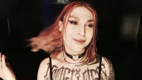 Snapshot of cybertrouble_ chatting on 11.08.25 Nikki online show from 11.08.25