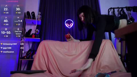 Lily Goddess online show from 12.05.24