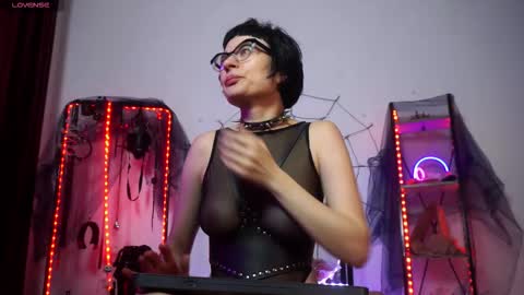 Lily Goddess online show from 11.09.25