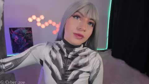 Snapshot of cyberzoe chatting on 09.11.25 cyber zoe online show from 09.11.25