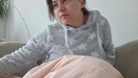 Cyndee Winter online show from 10.04.25